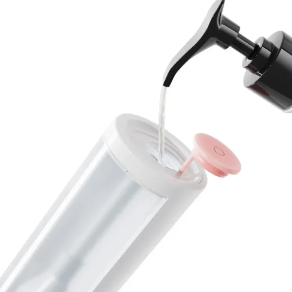 10002 Silicone bristles removing loose fur and dirt during pet bath