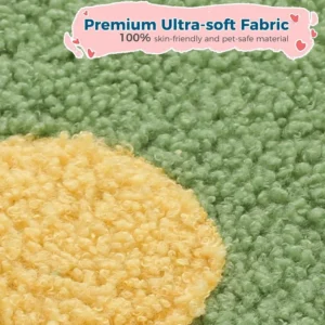 10009 Close-up of soft plush material and climbing platform on green cactus cat tree