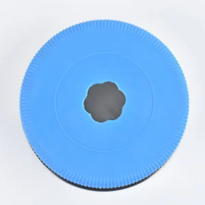 10004 Close-up of detachable anti-slip base on stainless steel pet bowl