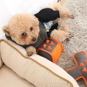 10005 Dog playing with squeaky chew cube toy, ideal for anxiety relief and interactive fun.