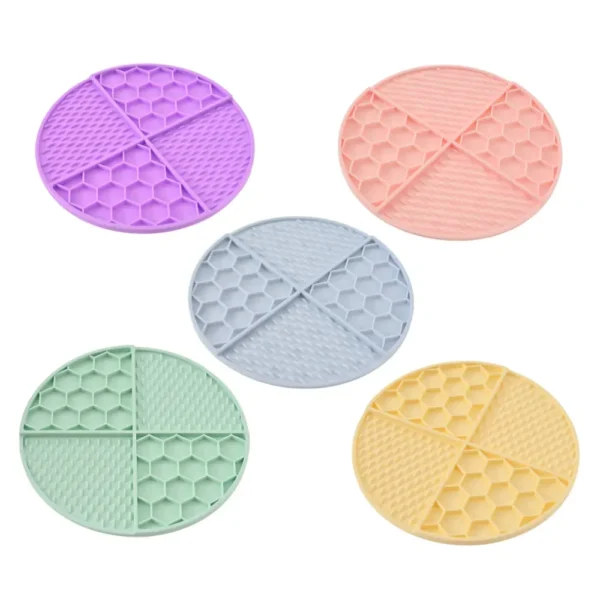 Non-Slip Silicone Slow Feeder Licking Mat for Dogs and Cats – Pet Anxiety Relief & Slow Feeding Plate