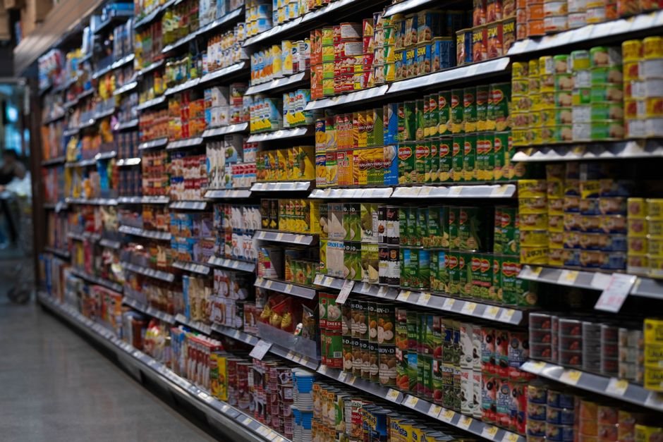 Top 10 Must-Have Products for a New Pet Retail Store (and How KITs Simplify Sourcing)