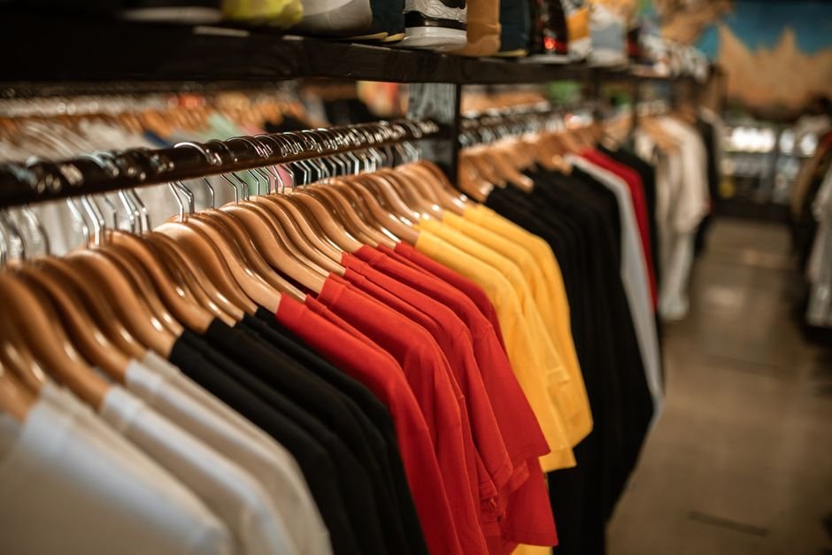 Visual Merchandising 101: Displaying Pet KITs to Maximize Sales