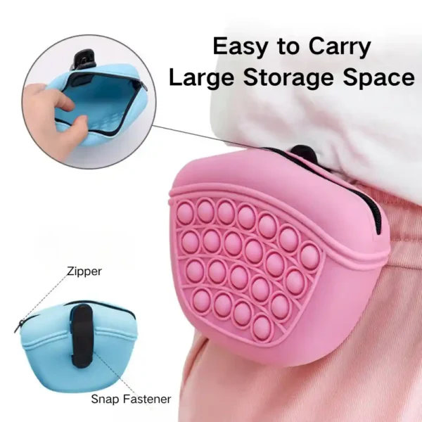 dfwwm0011373-02.webp Silicone Treat Pouch For Pet Training Portable Treat Pouch – product view 2