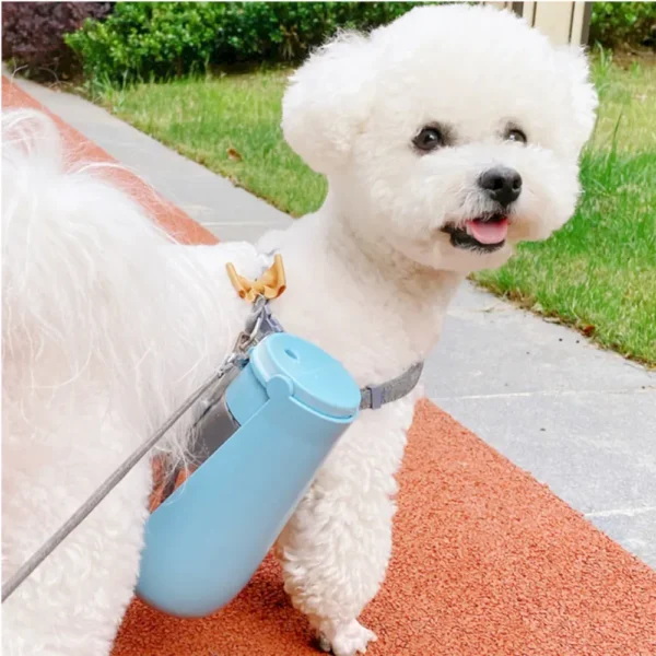 dfwwm0037600-02.webp 450ml Curved Wide Mouth Design Portable Foldable Dog Water Bottle – product view 2