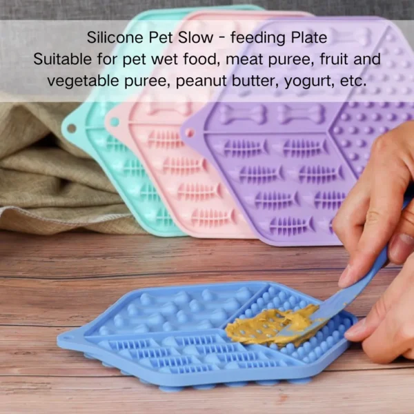 dfwwm0109366-04.webp Silicone Pet Slow-Feeding Plate with Suction Cup Anti-Choking Licking Mat – product view 4