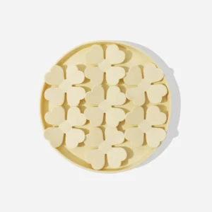Petal-Shaped Dog Licking Mat Round Pet Licking Plate Silicone Slow-Feeding Mat