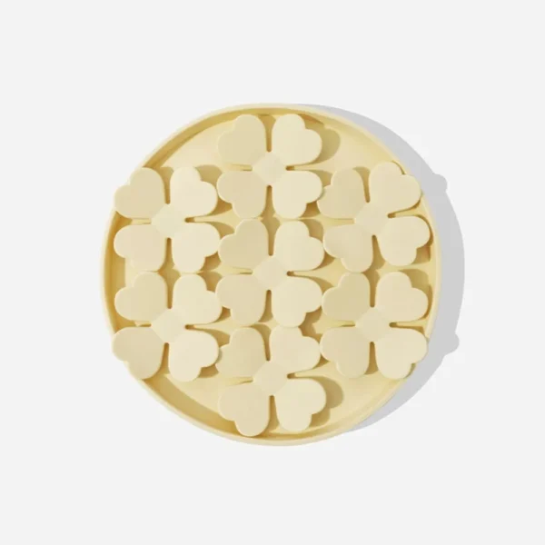 Petal-Shaped Dog Licking Mat Round Pet Licking Plate Silicone Slow-Feeding Mat