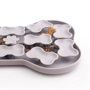 dfwwm0120090-03.webp Pet Slow-Feeding Plate Silicone Feeding Mat Silicone Bone-Shaped Pet Slow-Feeding Mat – product view 3