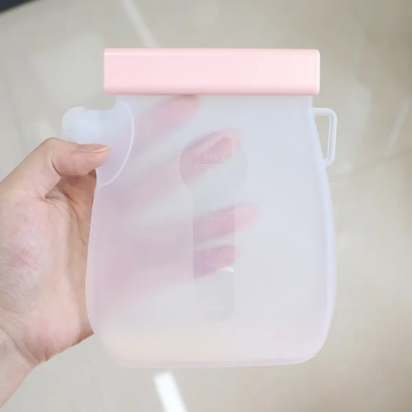 dfwwm0137528-03.webp Portable Silicone Water Bag for Dogs Pet Water Dispenser for Outdoor Use – product view 3