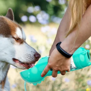 dfwwm0145255-02.webp 2 in 1 Dog Travel Bottle Dog Water Dispenser with Poop Bag Storage – product view 2
