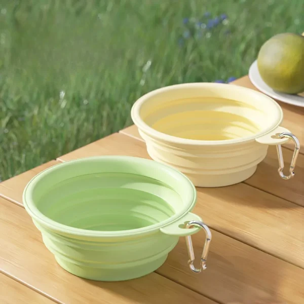 dfwwm0146603-06.webp Collapsible TPE Dog Travel Bowl with Carabiner – product view 6