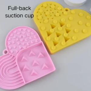 dfwwm0153668-03.webp Valentine's Day Heart-Shaped Non-Slip Slow Feed Design Silicone Pet Lick Mat – product view 3