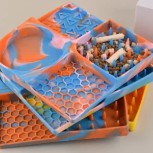 dfwwm0153892-04.webp Colorful Slow Feed Design Silicone Pet Lick Mat with Suction Base – product view 4