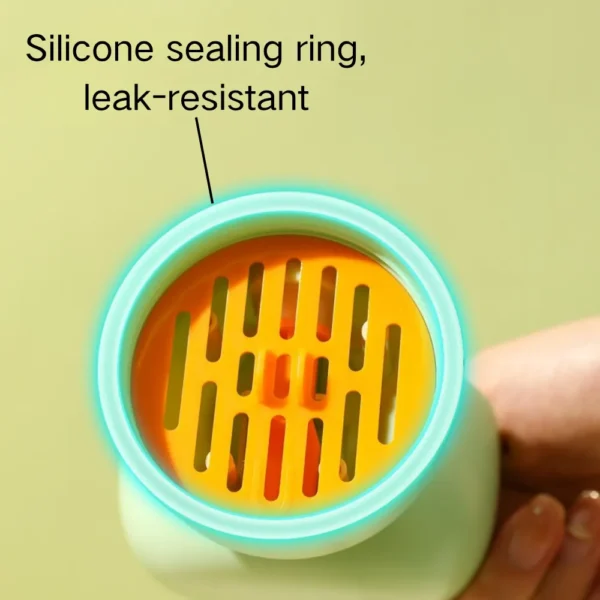 dfwwm0161349-04.webp Portable Dual Storage for Food and Water Leak Proof Pet Bottle – product view 4