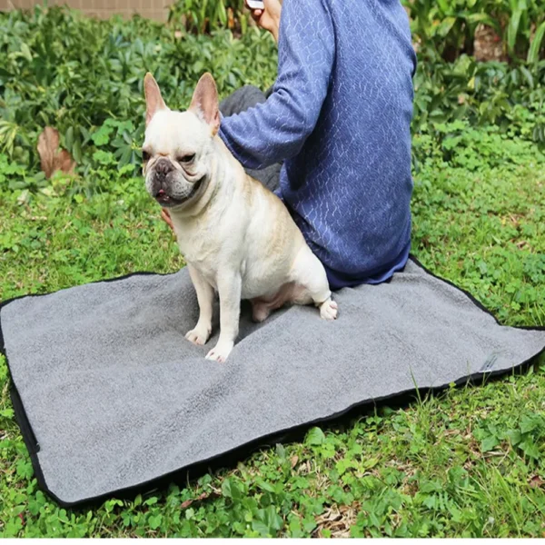 jfp-tr-00015-g04.webp Foldable Portable Waterproof Dirt-Resistant Warm Dog Mat view 5