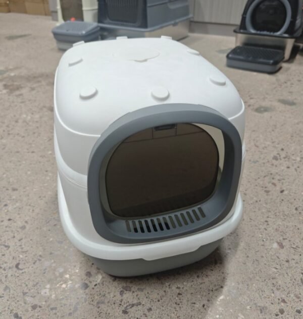Air Travel Box for Cats Without Skylight
