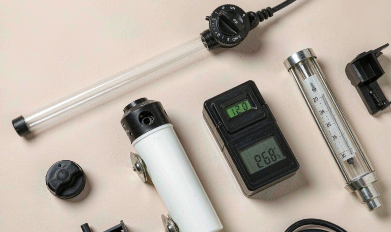 Aquarium heaters and thermometer product flat-lay for dropship sourcing