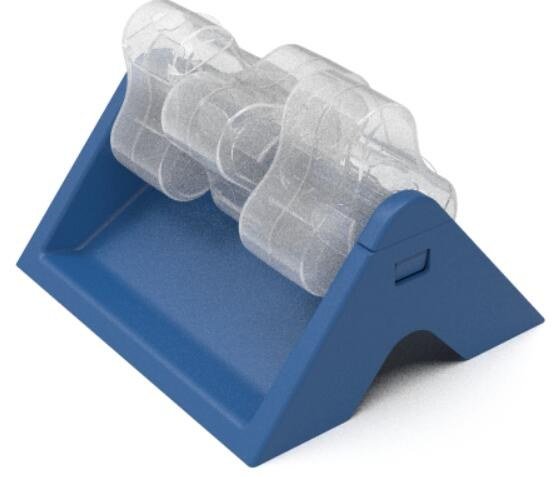 Three-Body Rotating Puzzle Feeder
